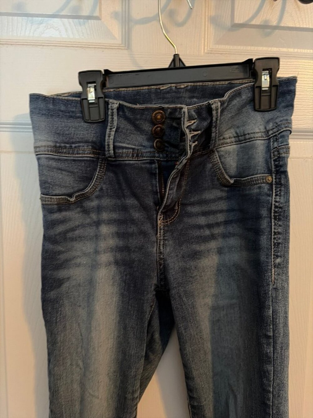 Jeans - Picture 2 of 4